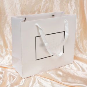 Gift Paper Bags Factory Price Custom Logo Shape Pattern