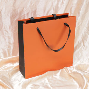 Customized Print Logo Uv Coated Luxury Gift Bag Paper Bag